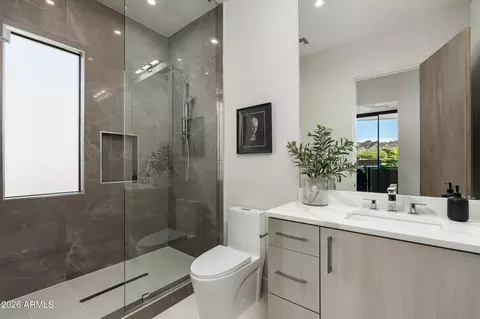 Bath - 2224 E Solar Dr, Phoenix, AZ 85020 photo 4 of 7