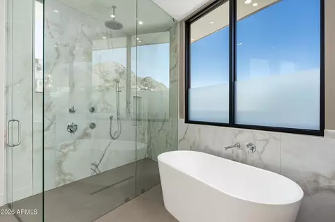 Bath - 2224 E Solar Dr, Phoenix, AZ 85020 photo 3 of 7
