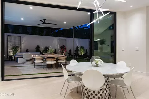 Dining - 2224 E Solar Dr, Phoenix, AZ 85020 photo 2 of 2