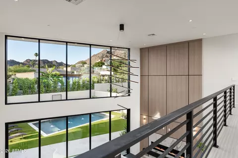 Entry Way - 2224 E Solar Dr, Phoenix, AZ 85020 photo 2 of 3