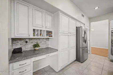 Kitchen - 1124 N Robin Ln, Mesa, AZ 85213 photo 7 of 7