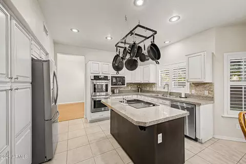 Kitchen - 1124 N Robin Ln, Mesa, AZ 85213 photo 1 of 7