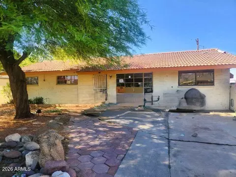 718 E Carter Rd E, Phoenix, AZ 85042