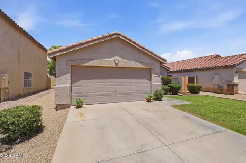 Exterior - 1086 E Arabian Dr, Gilbert, AZ 85296 photo 2 of 8