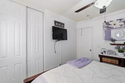 Bedroom - 1086 E Arabian Dr, Gilbert, AZ 85296 photo 4 of 8