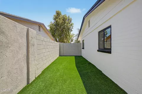 Exterior - 4302 E Montecito Ave, Phoenix, AZ 85018 photo 13 of 14