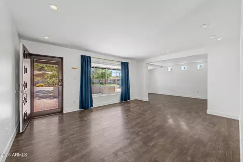 Living - 4302 E Montecito Ave, Phoenix, AZ 85018 photo 2 of 7