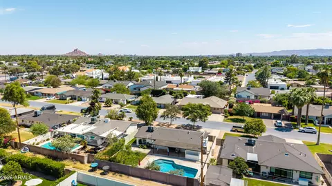 View/Area - 4302 E Montecito Ave, Phoenix, AZ 85018 photo 6 of 9