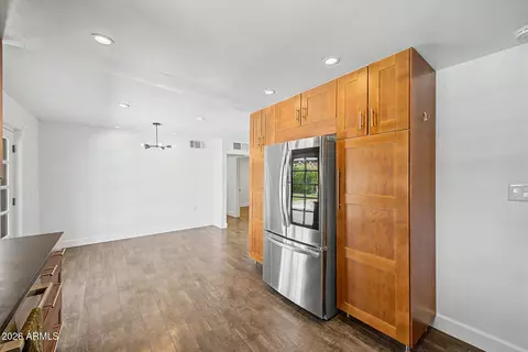 Kitchen - 4302 E Montecito Ave, Phoenix, AZ 85018 photo 4 of 4