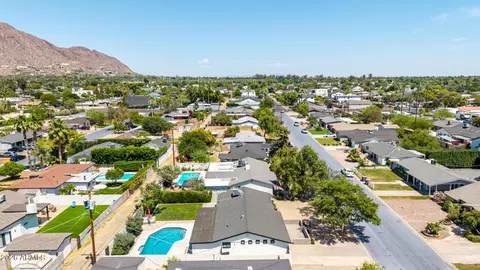 View/Area - 4302 E Montecito Ave, Phoenix, AZ 85018 photo 5 of 9