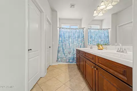 Bath - 4343 E Oakland St, Gilbert, AZ 85295 photo 2 of 3