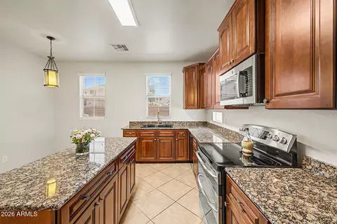 Kitchen - 4343 E Oakland St, Gilbert, AZ 85295 photo 4 of 4