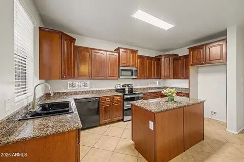 Kitchen - 4343 E Oakland St, Gilbert, AZ 85295 photo 2 of 4
