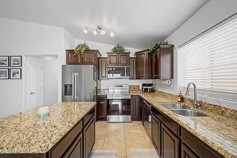 Kitchen - 2164 E Stacey Rd, Gilbert, AZ 85298 photo 1 of 4