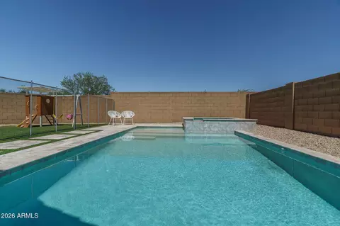 Exterior - 2004 E Park View Ln, Phoenix, AZ 85024 photo 6 of 21
