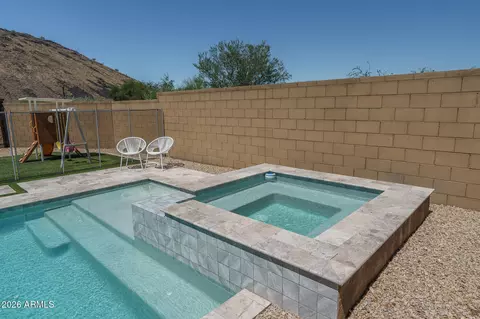 Exterior - 2004 E Park View Ln, Phoenix, AZ 85024 photo 8 of 21