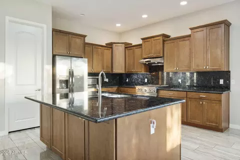 Kitchen - 1512 W Ardmore Rd, Phoenix, AZ 85041 photo 1 of 4