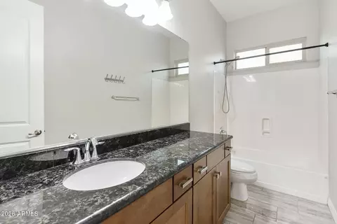 Bath - 1512 W Ardmore Rd, Phoenix, AZ 85041 photo 4 of 5