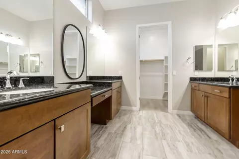 Bath - 1512 W Ardmore Rd, Phoenix, AZ 85041 photo 2 of 5
