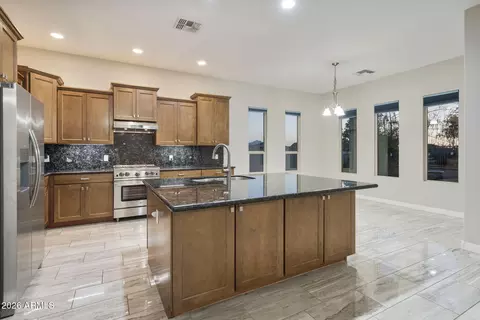 Kitchen - 1512 W Ardmore Rd, Phoenix, AZ 85041 photo 4 of 4