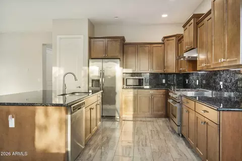 Kitchen - 1512 W Ardmore Rd, Phoenix, AZ 85041 photo 3 of 4