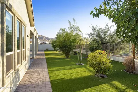 Exterior - 1512 W Ardmore Rd, Phoenix, AZ 85041 photo 11 of 26