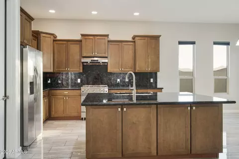 Kitchen - 1512 W Ardmore Rd, Phoenix, AZ 85041 photo 2 of 4