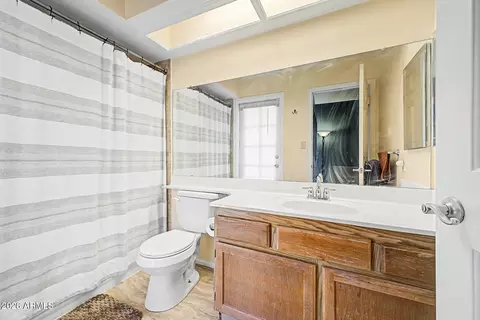 Bath - 6032 E Ivy St, Mesa, AZ 85205 photo 1 of 2
