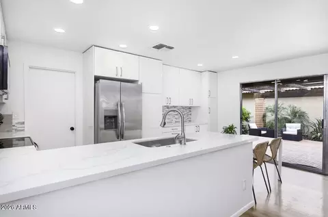 Kitchen - 5217 E Tunder Cir, Phoenix, AZ 85044 photo 3 of 5