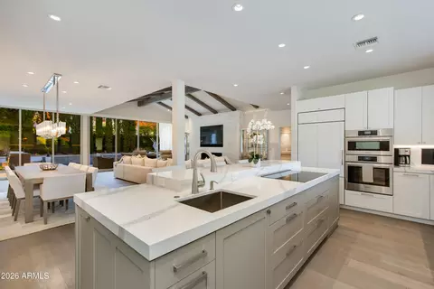 Kitchen - 3160 E Stella Ln, Phoenix, AZ 85016 photo 2 of 2