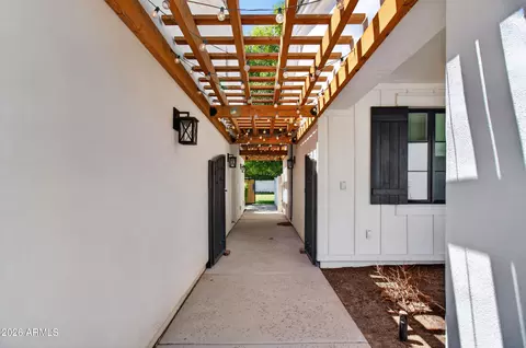 Entry Way - 2677 E Queen Creek Rd, Gilbert, AZ 85297 photo 9 of 10