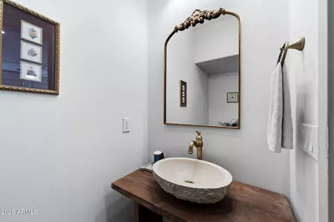 Bath - 2080 E Flamingo Way, Gilbert, AZ 85297 photo 4 of 4