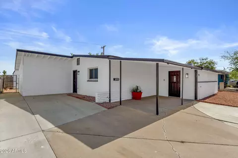 7824 W Mitchell Dr, Phoenix, AZ 85033