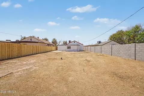 Exterior - 2912 E Monroe St E, Phoenix, AZ 85034 photo 4 of 5