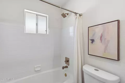 Bath - 4036 E Clovis Cir, Mesa, AZ 85206 photo 4 of 4