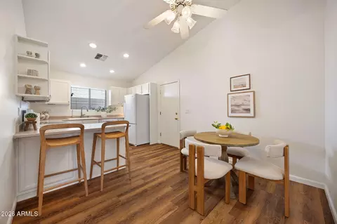 Dining - 8118 N 10th Pl, Phoenix, AZ 85020 photo 1 of 1