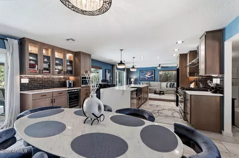 Dining - 3344 E Beryl Ln, Phoenix, AZ 85028 photo 2 of 2