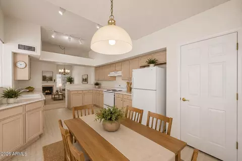 Dining - 963 E Chilton Dr, Tempe, AZ 85283 photo 3 of 3