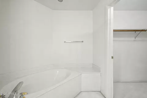 Bath - 963 E Chilton Dr, Tempe, AZ 85283 photo 3 of 6