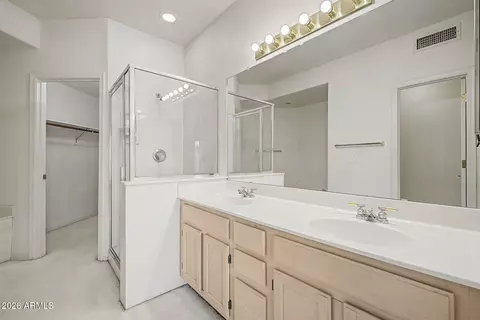 Bath - 963 E Chilton Dr, Tempe, AZ 85283 photo 1 of 6