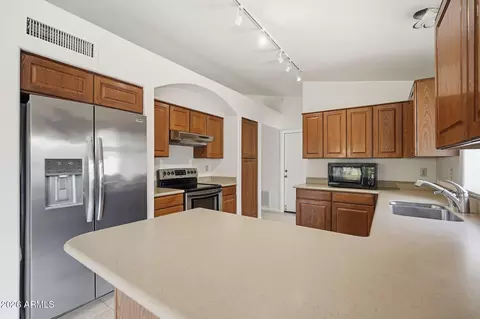 Kitchen - 14007 N 29th Pl, Phoenix, AZ 85032 photo 4 of 4