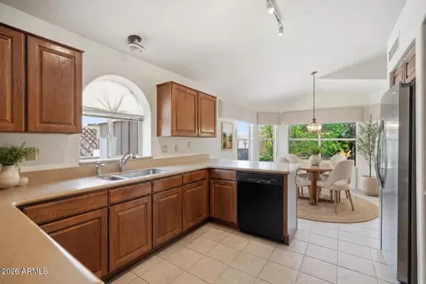 Kitchen - 14007 N 29th Pl, Phoenix, AZ 85032 photo 1 of 4