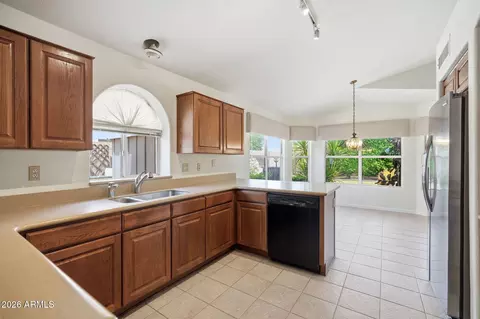 Kitchen - 14007 N 29th Pl, Phoenix, AZ 85032 photo 3 of 4