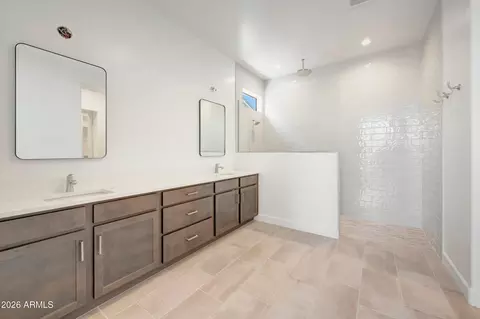 Bath - 21672 W Devonshire Ave, Buckeye, AZ 85396 photo 1 of 3