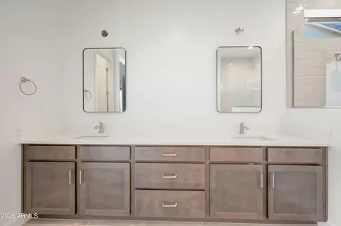 Bath - 21672 W Devonshire Ave, Buckeye, AZ 85396 photo 2 of 3