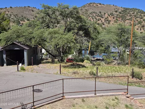 Exterior - 404 Roberts Ave, Bisbee, AZ 85603 photo 5 of 10