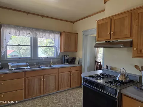 Kitchen - 404 Roberts Ave, Bisbee, AZ 85603 photo 2 of 4