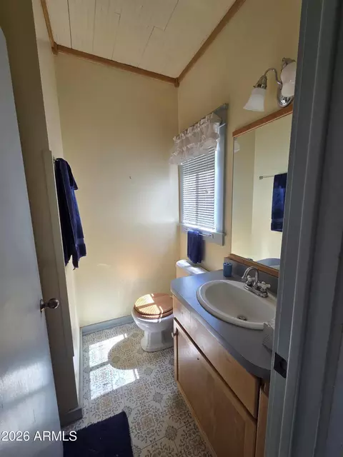 Bath - 404 Roberts Ave, Bisbee, AZ 85603 photo 1 of 4