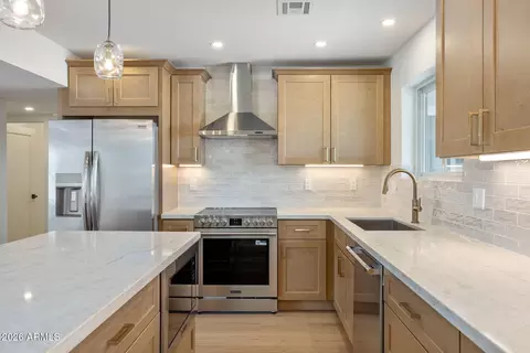 Kitchen - 3616 E Wethersfield Rd, Phoenix, AZ 85032 photo 3 of 4