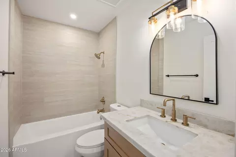 Bath - 3616 E Wethersfield Rd, Phoenix, AZ 85032 photo 4 of 4